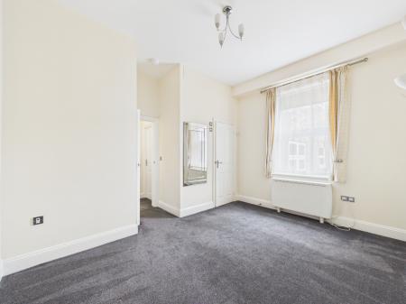1 bedroom Flat to let in Ashburnham Road, Bedford, MK40