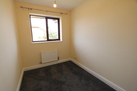 2 bedroom Terraced House to let in Dynevor Close, Bromham, Bedford, MK43