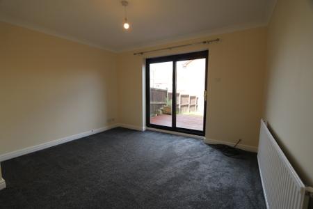 2 bedroom Terraced House to let in Dynevor Close, Bromham, Bedford, MK43