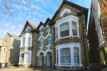 Chaucer Road, Bedford, MK40