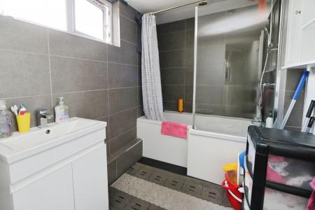 2 bedroom Flat for sale in Chaucer Road, Bedford, MK40