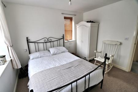 2 bedroom Flat for sale in Gillespie Close, Bedford, MK42