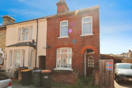 3 bedroom End of terrace house for sale in Garfield Street, Bedford, MK41