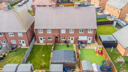 3 bedroom Terraced House for sale in Honey Quest, Stewartby, MK43