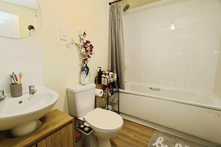 3 bedroom Terraced House for sale in Honey Quest, Stewartby, MK43