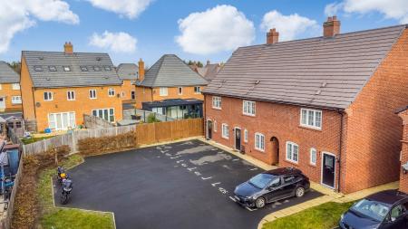 3 bedroom Terraced House for sale in Honey Quest, Stewartby, MK43