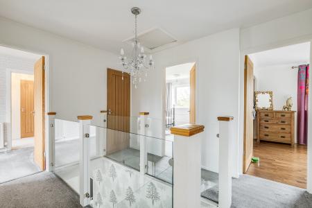 5 bedroom Detached house for sale in Parkstone Close, Bedford, MK41