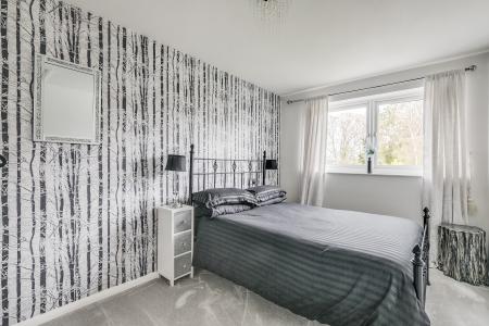 5 bedroom Detached house for sale in Parkstone Close, Bedford, MK41