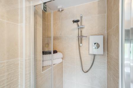 5 bedroom Detached house for sale in Parkstone Close, Bedford, MK41