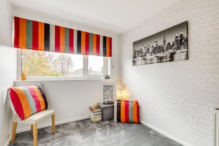 5 bedroom Detached house for sale in Parkstone Close, Bedford, MK41