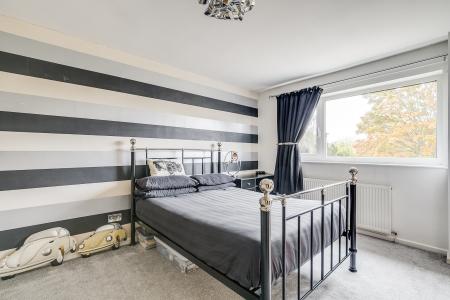 5 bedroom Detached house for sale in Parkstone Close, Bedford, MK41