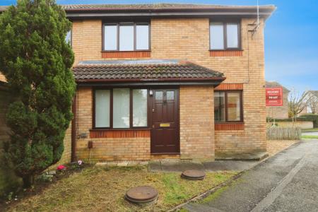 1 bedroom Cluster house for sale in Pimpernel Grove, Milton Keynes, MK7