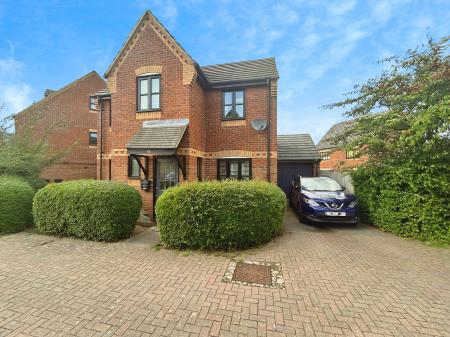 3 bedroom Detached house for sale in St Helens Grove, Milton Keynes, MK10