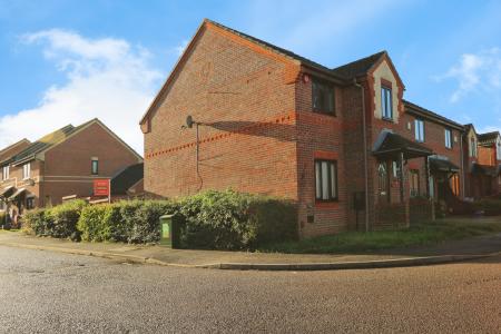 3 bedroom Detached house for sale in Sweetlands Corner, Milton Keynes, MK7