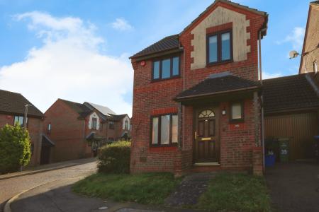 3 bedroom Detached house for sale in Sweetlands Corner, Milton Keynes, MK7