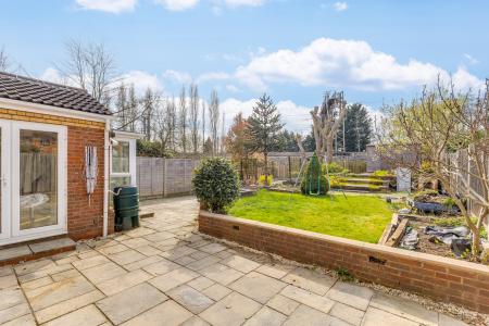 4 bedroom Detached house to let in Airedale Close, Flitwick, MK45