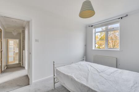 4 bedroom Detached house to let in Airedale Close, Flitwick, MK45