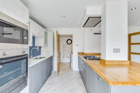 4 bedroom Detached house to let in Airedale Close, Flitwick, MK45