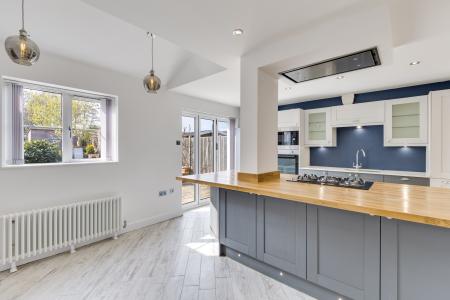 4 bedroom Detached house to let in Airedale Close, Flitwick, MK45