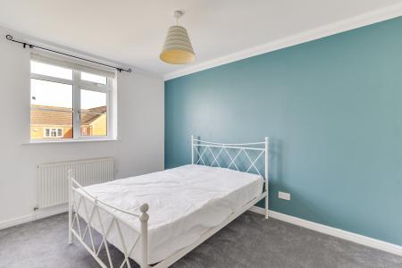 4 bedroom Detached house to let in Airedale Close, Flitwick, MK45