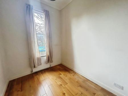 2 bedroom Flat for sale in Dynevor Road, Bedford, MK40