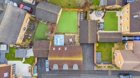 5 bedroom Detached house for sale in Crispin Drive, Bedford, MK41