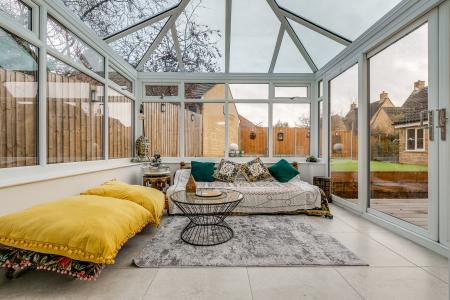 5 bedroom Detached house for sale in Crispin Drive, Bedford, MK41