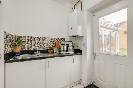 5 bedroom Detached house for sale in Crispin Drive, Bedford, MK41