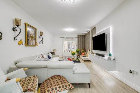 5 bedroom Detached house for sale in Crispin Drive, Bedford, MK41