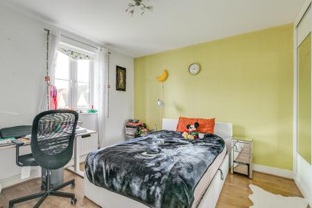 5 bedroom Detached house for sale in Crispin Drive, Bedford, MK41