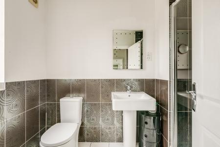 5 bedroom Detached house for sale in Crispin Drive, Bedford, MK41