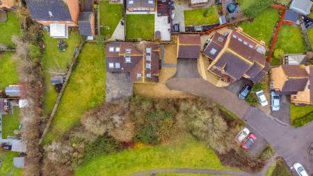 5 bedroom Detached house for sale in Abbeydore Grove, Milton Keynes, MK10