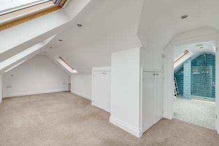 5 bedroom Detached house for sale in Abbeydore Grove, Milton Keynes, MK10