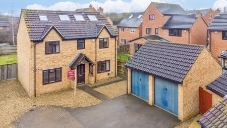 5 bedroom Detached house for sale in Abbeydore Grove, Milton Keynes, MK10