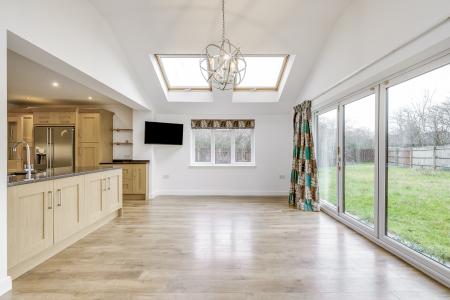 5 bedroom Detached house for sale in Abbeydore Grove, Milton Keynes, MK10