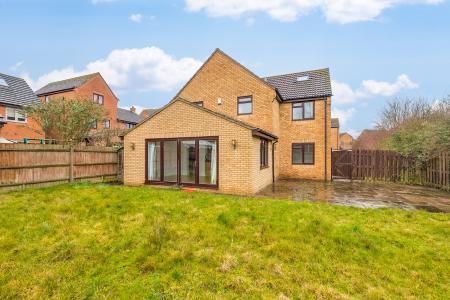 5 bedroom Detached house for sale in Abbeydore Grove, Milton Keynes, MK10