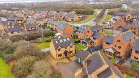 5 bedroom Detached house for sale in Abbeydore Grove, Milton Keynes, MK10