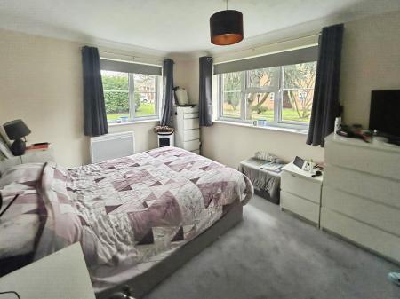 2 bedroom Flat for sale in Russet Close, Bedford, MK43