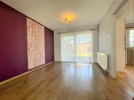 3 bedroom Semi-detached house to let in Welbourne Gardens, Bedford, MK42