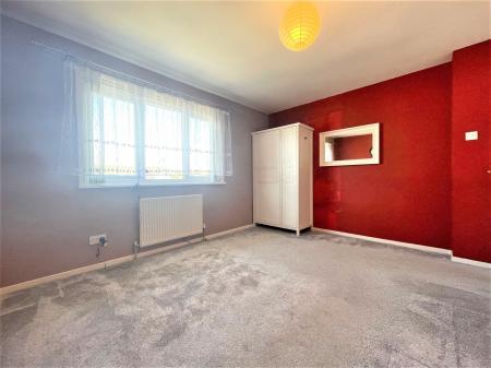3 bedroom Semi-detached house to let in Welbourne Gardens, Bedford, MK42