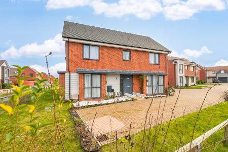 4 bedroom Detached house for sale in Tuddenham Row, Bedford, MK43