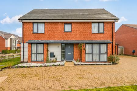 4 bedroom Detached house for sale in Tuddenham Row, Bedford, MK43