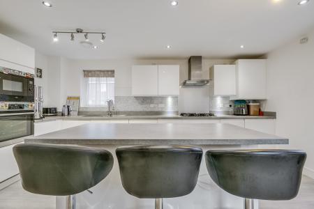 4 bedroom Detached house for sale in Tuddenham Row, Bedford, MK43