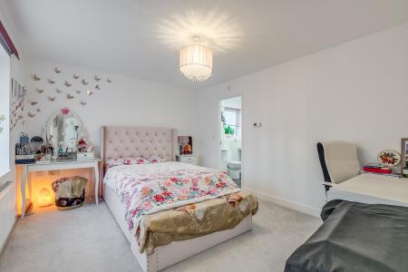 4 bedroom Detached house for sale in Tuddenham Row, Bedford, MK43