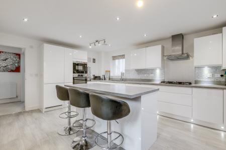 4 bedroom Detached house for sale in Tuddenham Row, Bedford, MK43