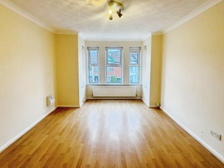 1 bedroom Flat to let in Castle Road, Bedford, MK40
