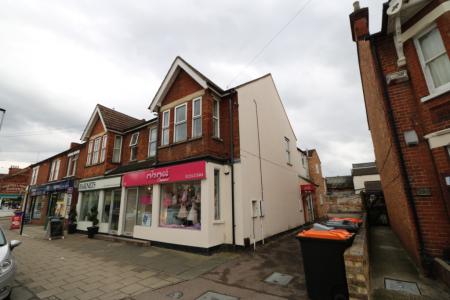 1 bedroom Flat to let in Castle Road, Bedford, MK40