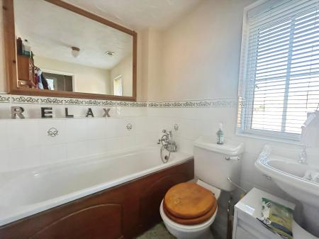 3 bedroom Detached house for sale in Lowick Place, Milton Keynes, MK4