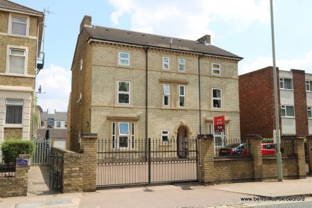 2 bedroom Flat to let in Ashburnham Road, Bedford, MK40