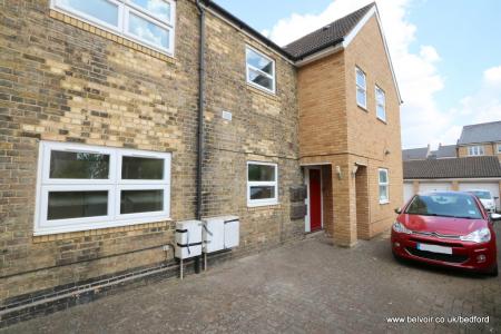 2 bedroom Flat to let in Ashburnham Road, Bedford, MK40
